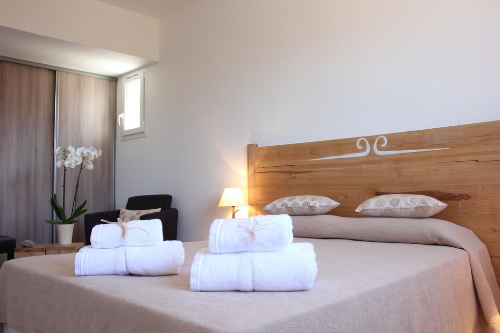 Villas Cala Corsa - 3 Et 4 Chambres - Cala Rossa Porto-Vecchio - Villas Entierement Climatisees Avec Piscine Chauffee Partagee Et Piscines Privees - Internet Gratuit エクステリア 写真